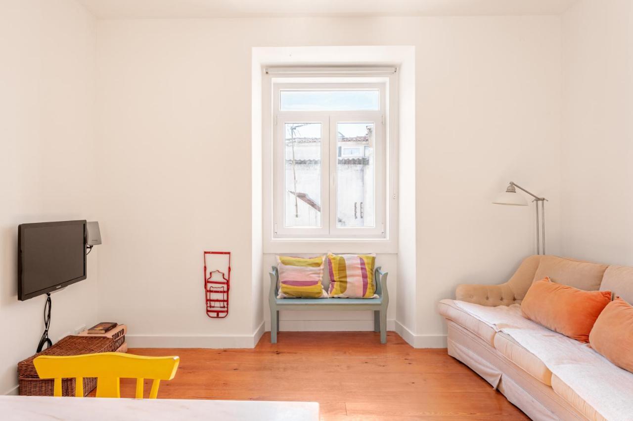 Joivy Chic 2Br Apt In Bairro Alto, 2Mins To Sao Pedro De Alcantara Viewpoint Lisbon Luaran gambar